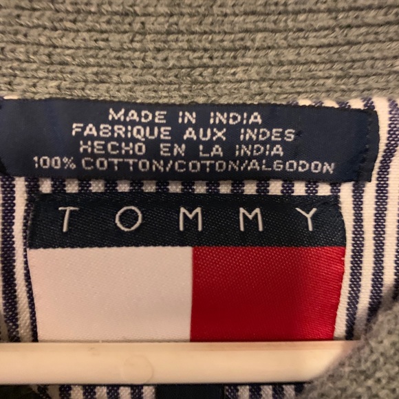 Tommy Hilfiger Men’s Classic V-Neck Cotton Sweater - Picture 2 of 5